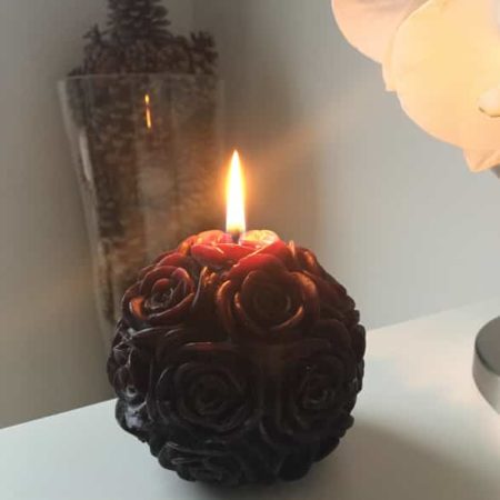 Bougie artisanale en forme de fleur Noir